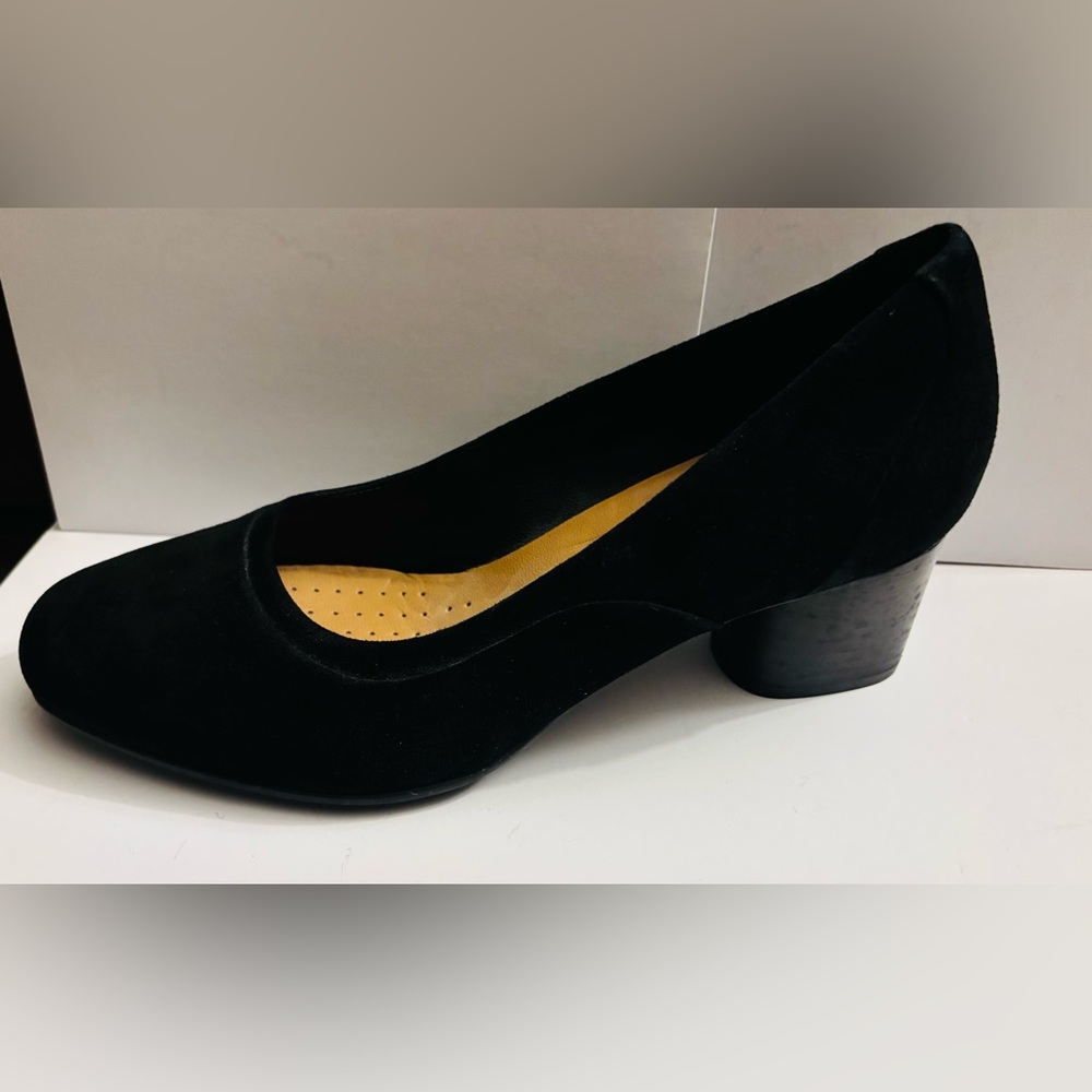 Elegant Black Women's Block Heels - Picture 3 of 8